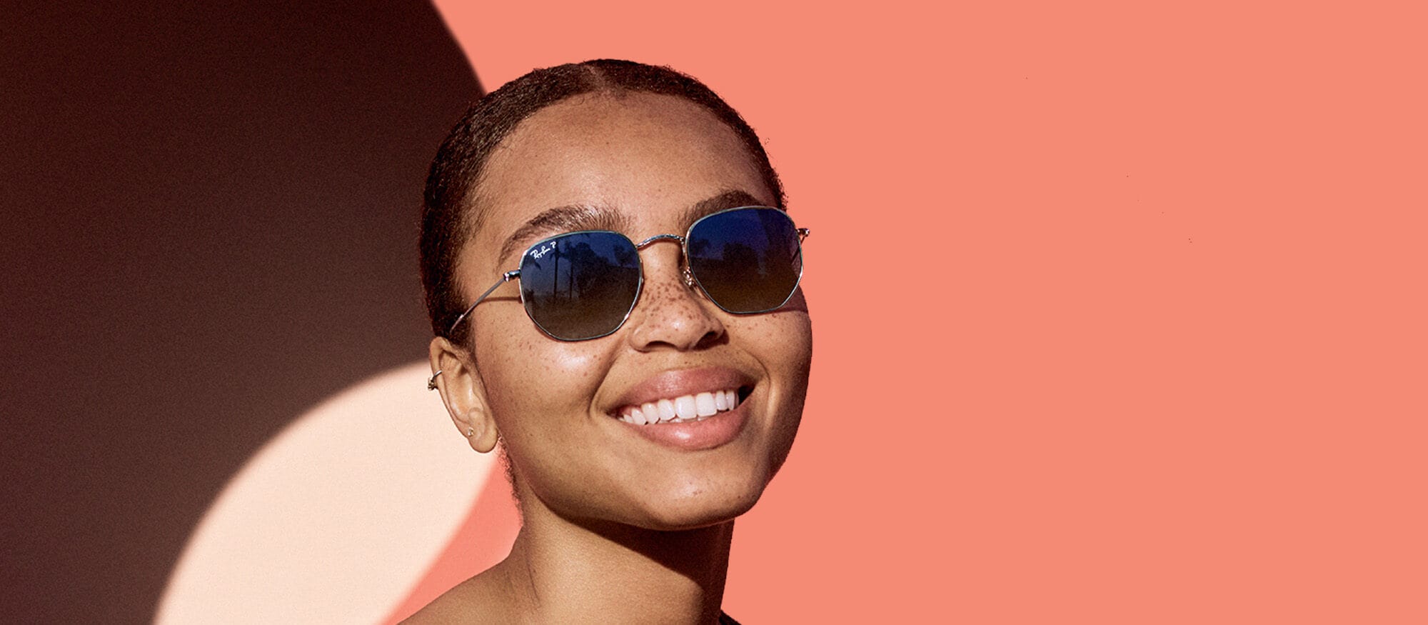 SUNGLASS HUT